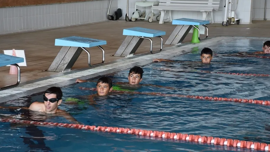 Foto 6 - Los participantes en el Mir&oacute;briga Campus se lo pasan en grande en el Centro Acu&aacute;tico