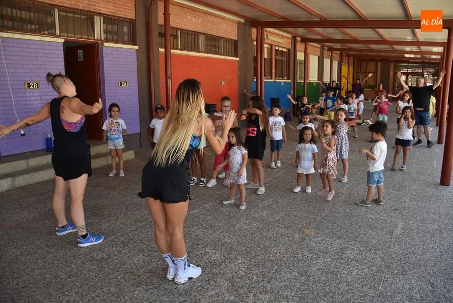 Foto 8 - Una sesi&oacute;n de zumba abre el 2&ordm; tramo de Conciliamos en Verano, que re&uacute;ne a 68 ni&ntilde;@s