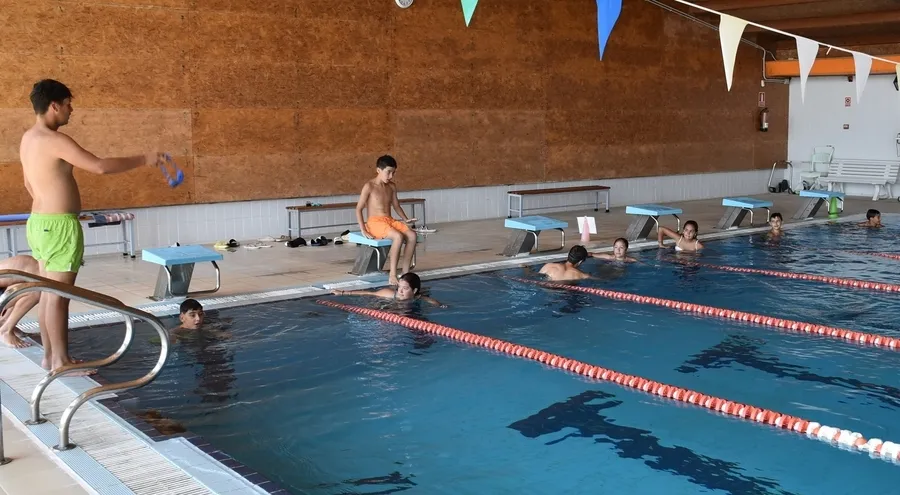 Foto 10 - Los participantes en el Mir&oacute;briga Campus se lo pasan en grande en el Centro Acu&aacute;tico