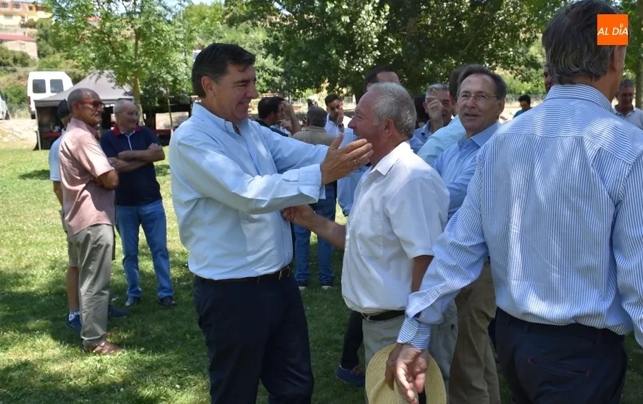 Foto 4 - El PP da el pistoletazo a las Generales en Ciudad Rodrigo con un encuentro en la Alameda