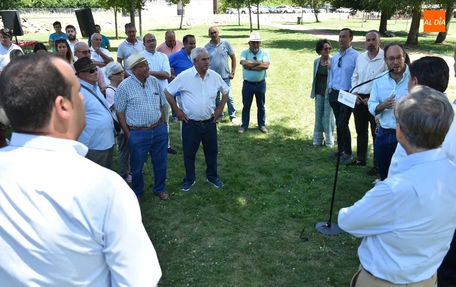 Foto 5 - El PP da el pistoletazo a las Generales en Ciudad Rodrigo con un encuentro en la Alameda