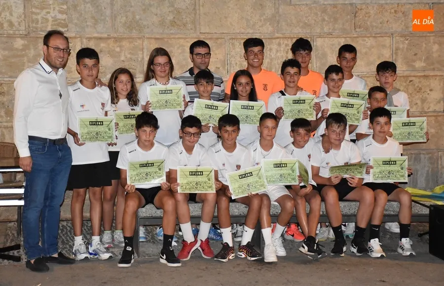 Foto 2 - Festiva velada de clausura del 8&ordm; Mir&oacute;briga Campus con m&uacute;sica, humor y magia