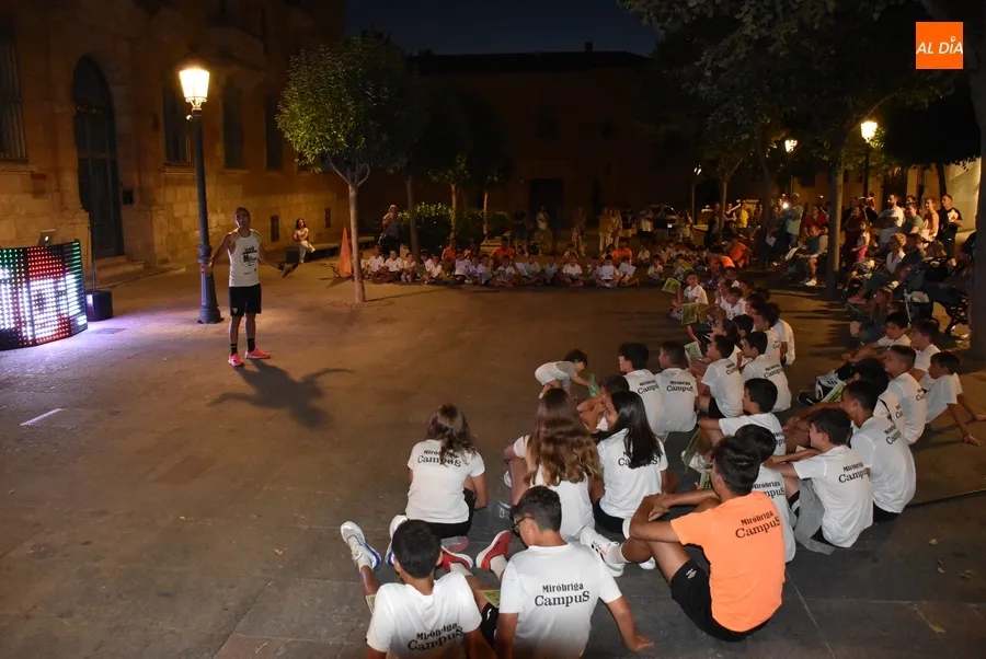 Foto 5 - Festiva velada de clausura del 8&ordm; Mir&oacute;briga Campus con m&uacute;sica, humor y magia