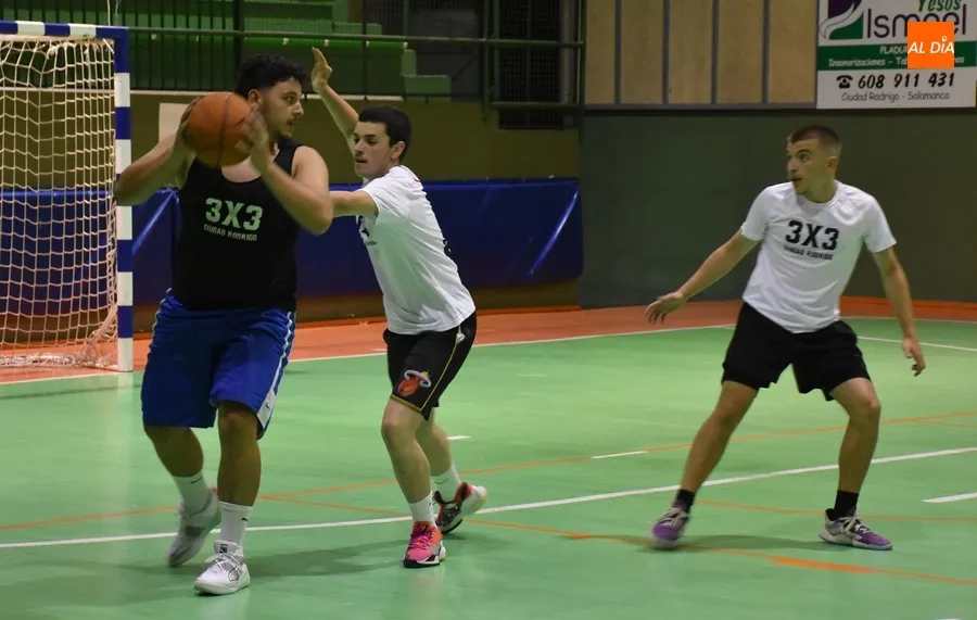 Foto 11 - En marcha el exigente Torneo 3x3 de Basket de Ciudad Rodrigo
