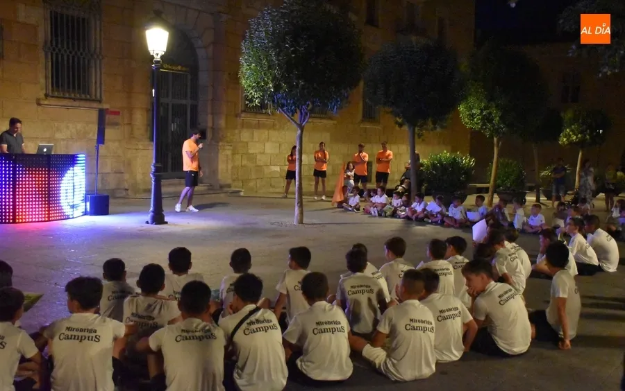 Foto 8 - Festiva velada de clausura del 8&ordm; Mir&oacute;briga Campus con m&uacute;sica, humor y magia