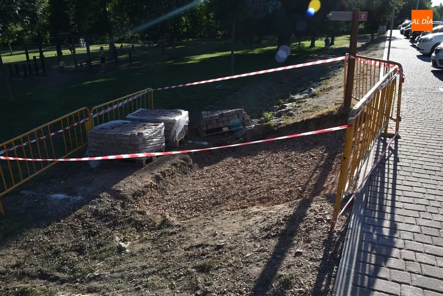 Foto 4 - En proceso de creaci&oacute;n dos escaleras para facilitar el acceso a la Alameda Vieja