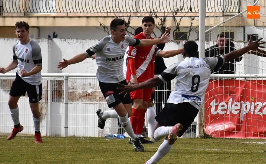 Foto 4 - Sergi y Jorge Garc&iacute;a renuevan con el Ciudad Rodrigo