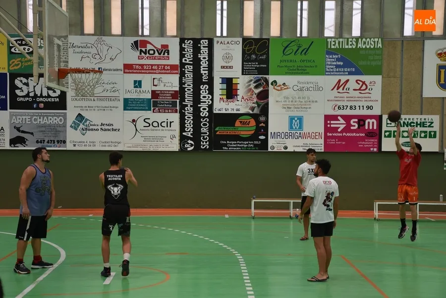 Foto 2 - Mayoristas con panza y Derrick & Morty triunfan en el Torneo 3x3 de Basket