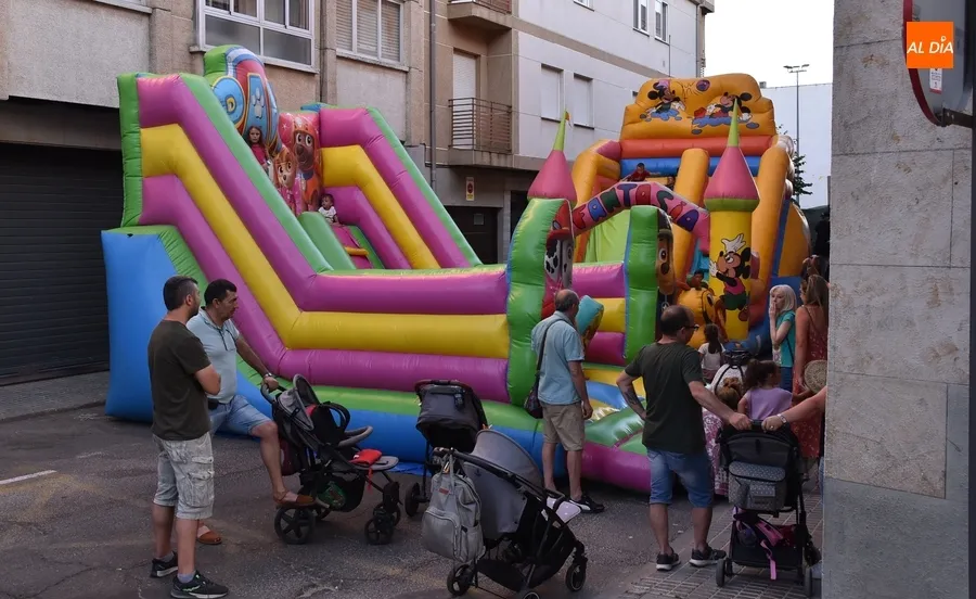 Foto 2 - Santa Ana arranca con un gran esp&iacute;ritu joven sus fiestas veraniegas