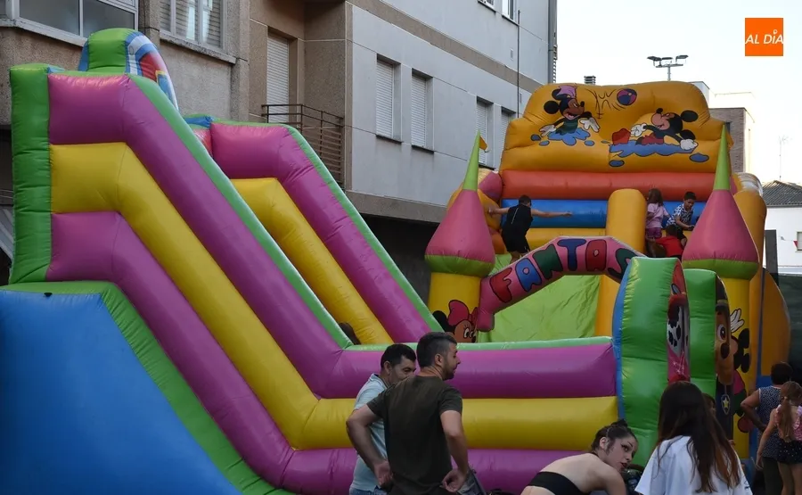 Foto 4 - Santa Ana arranca con un gran esp&iacute;ritu joven sus fiestas veraniegas