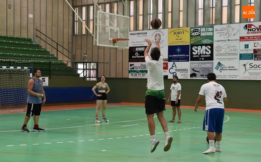 Foto 7 - Mayoristas con panza y Derrick & Morty triunfan en el Torneo 3x3 de Basket