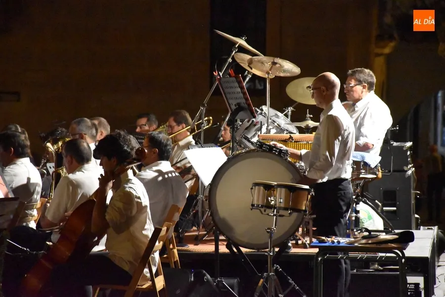Foto 4 - La Banda de M&uacute;sica cambia de ubicaci&oacute;n veraniega con un ampl&iacute;simo respaldo