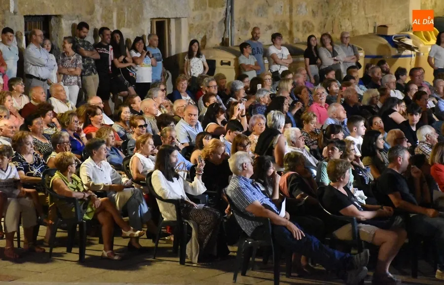 Foto 6 - La Banda de M&uacute;sica cambia de ubicaci&oacute;n veraniega con un ampl&iacute;simo respaldo
