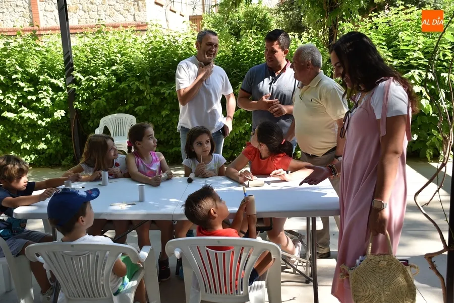 Foto 4 - El Equipo de Gobierno visita el Campamento Urbano, con Amelia Earhart como 1&ordf; protagonista