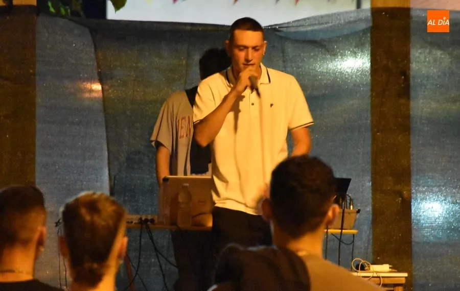 Foto 9 - Santa Ana arranca con un gran esp&iacute;ritu joven sus fiestas veraniegas