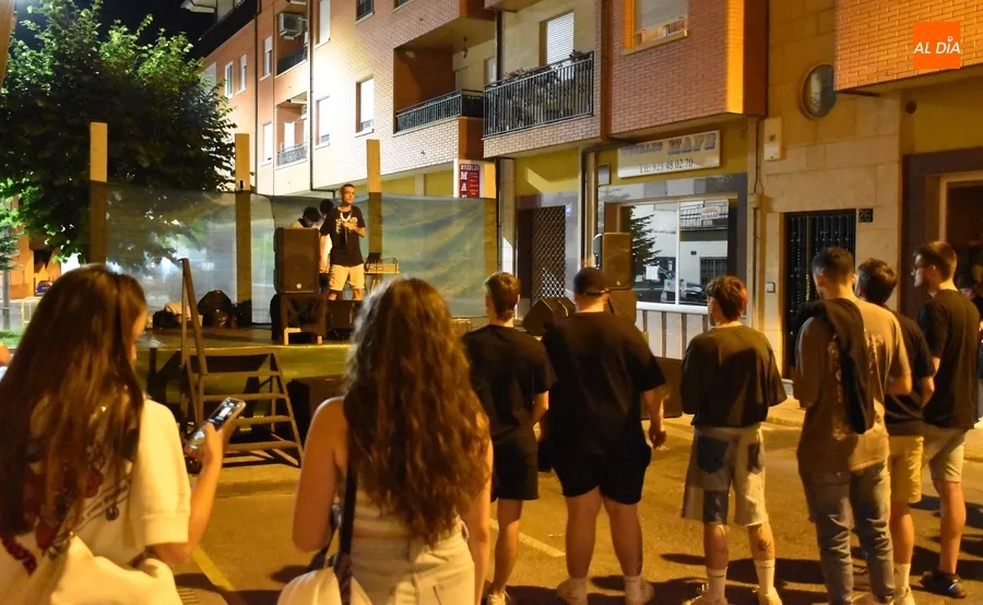 Foto 11 - Santa Ana arranca con un gran esp&iacute;ritu joven sus fiestas veraniegas