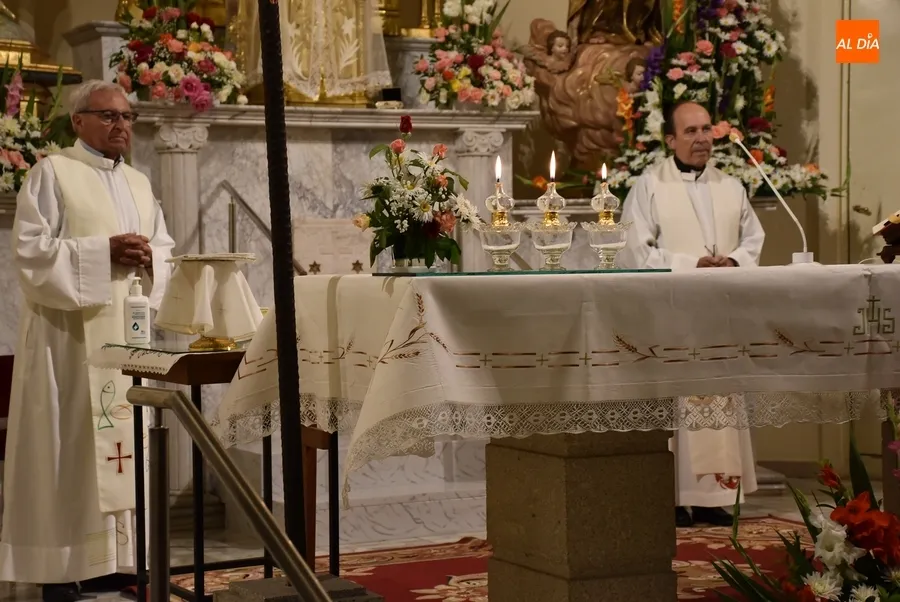 Foto 7 - El A&ntilde;o Jubilar le da un cariz especial a la tradicional novena en honor a la Virgen del Carmen