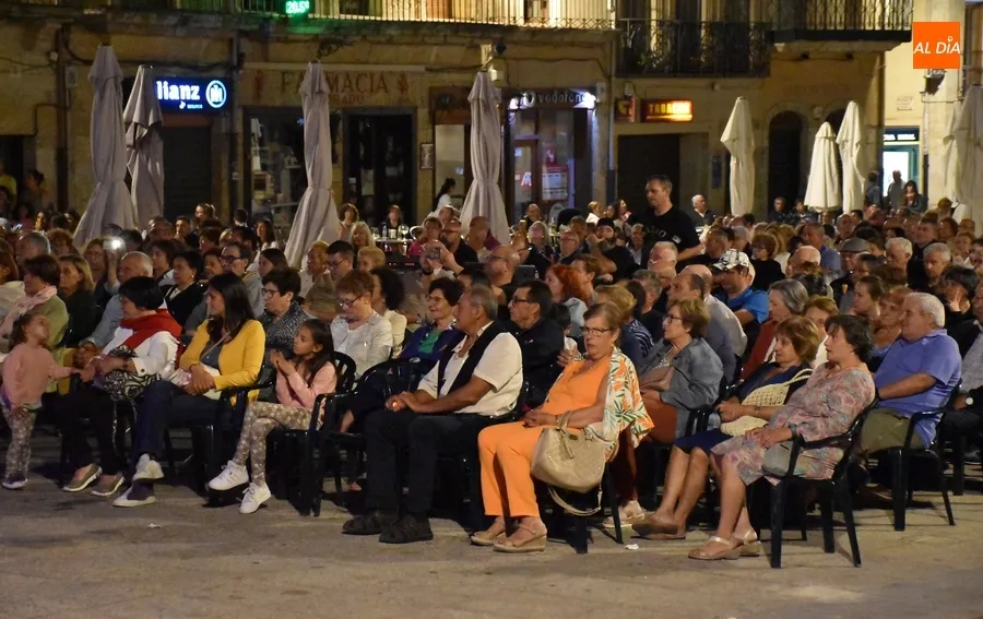 Foto 10 - Baleo festeja con el p&uacute;blico mirobrigense sus 40 a&ntilde;os de trayectoria
