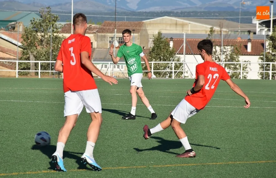 Foto 2 - Morcinos y Cu&ntilde;aos protagonizar&aacute;n la final de la Farinato League de F7