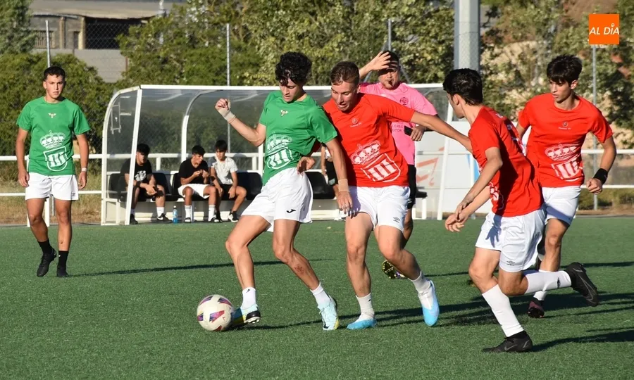Foto 6 - Morcinos y Cu&ntilde;aos protagonizar&aacute;n la final de la Farinato League de F7