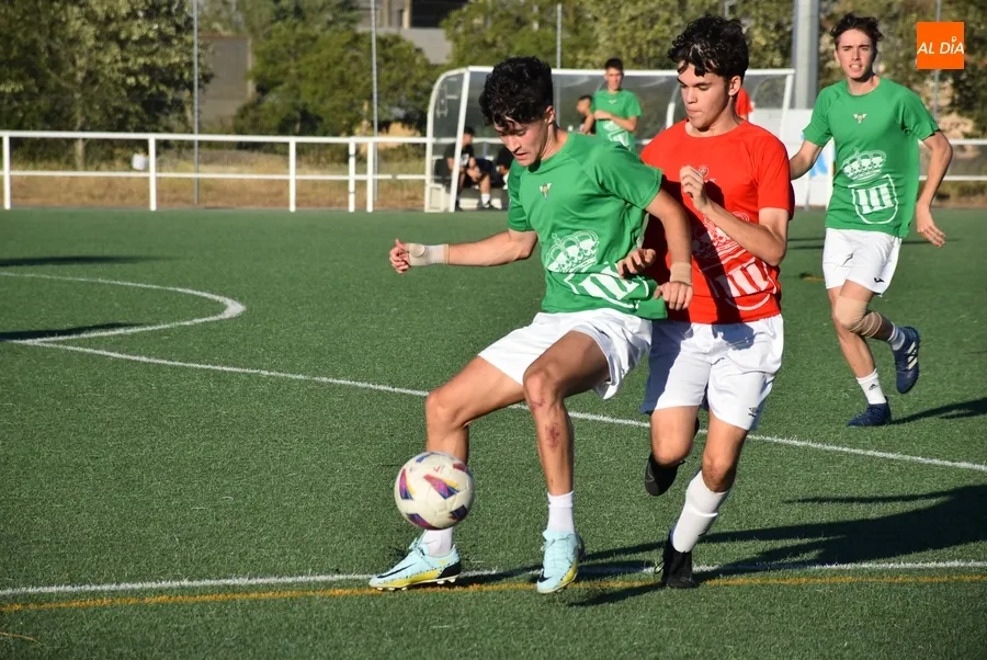 Foto 7 - Morcinos y Cu&ntilde;aos protagonizar&aacute;n la final de la Farinato League de F7