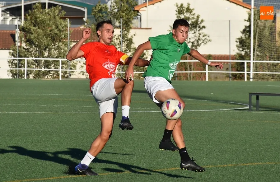 Foto 8 - Morcinos y Cu&ntilde;aos protagonizar&aacute;n la final de la Farinato League de F7