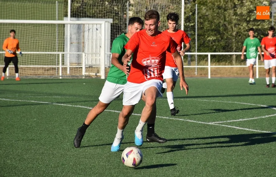 Foto 10 - Morcinos y Cu&ntilde;aos protagonizar&aacute;n la final de la Farinato League de F7
