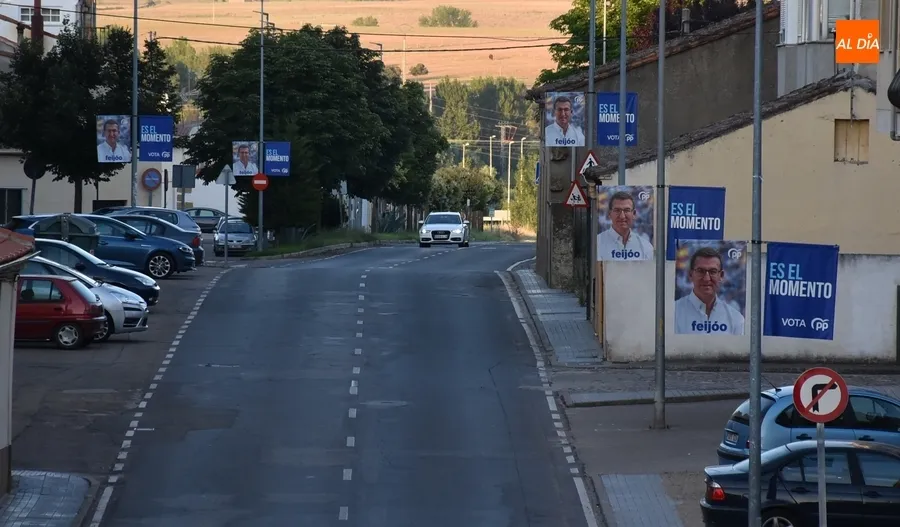 Foto 2 - Crece el esp&iacute;ritu electoral en las calles mirobrigenses con m&aacute;s carteles y banderolas