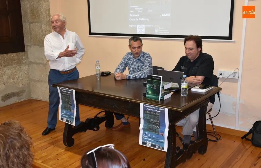 Foto 2 - Jorge Trinchet vuelve a sus or&iacute;genes para presentar su novela &lsquo;Noche de Caza&rsquo;