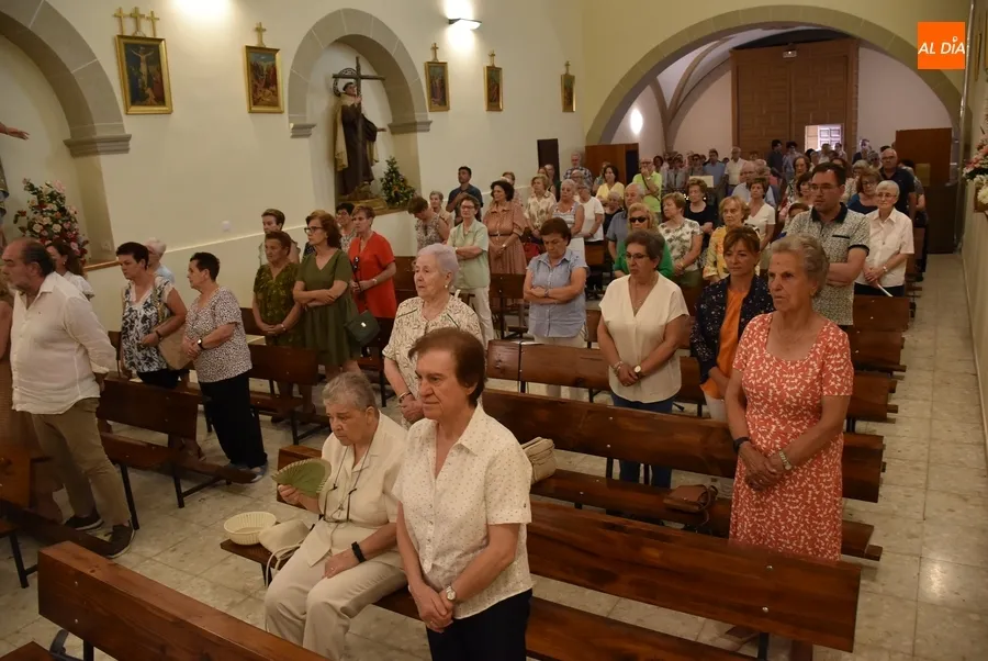 Foto 4 - Lleno en el Convento de las Carmelitas para honrar a la Virgen del Carmen