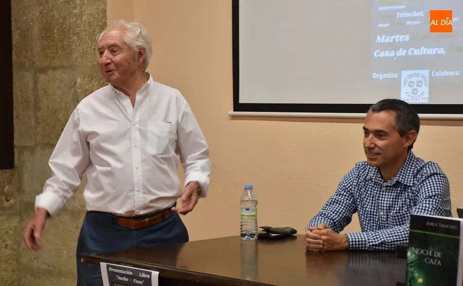 Foto 3 - Jorge Trinchet vuelve a sus or&iacute;genes para presentar su novela &lsquo;Noche de Caza&rsquo;