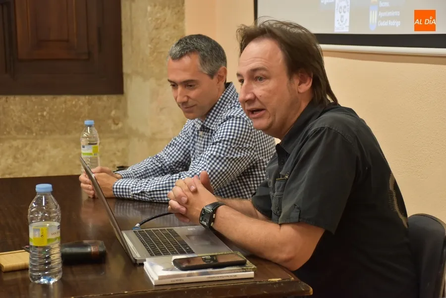 Foto 4 - Jorge Trinchet vuelve a sus or&iacute;genes para presentar su novela &lsquo;Noche de Caza&rsquo;