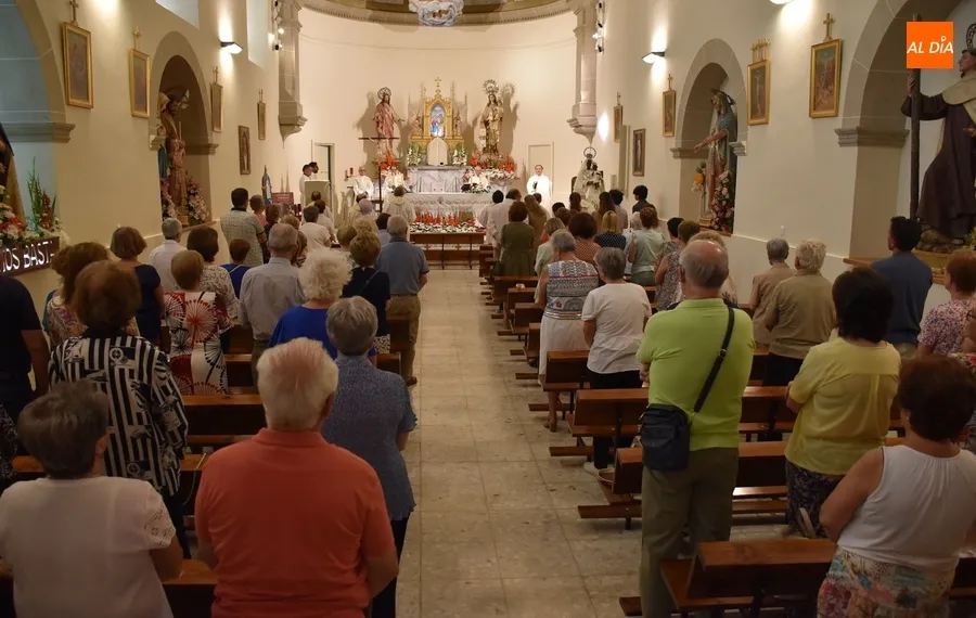 Foto 9 - Lleno en el Convento de las Carmelitas para honrar a la Virgen del Carmen