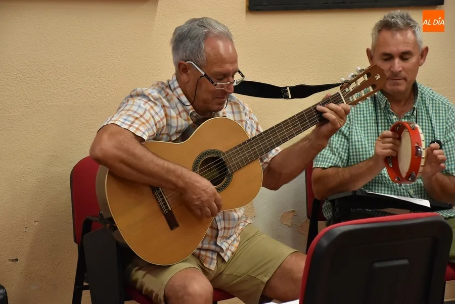 Foto 5 - La m&uacute;sica folk protagoniza el primer taller impartido por Ra&uacute;l D&iacute;az de Dios
