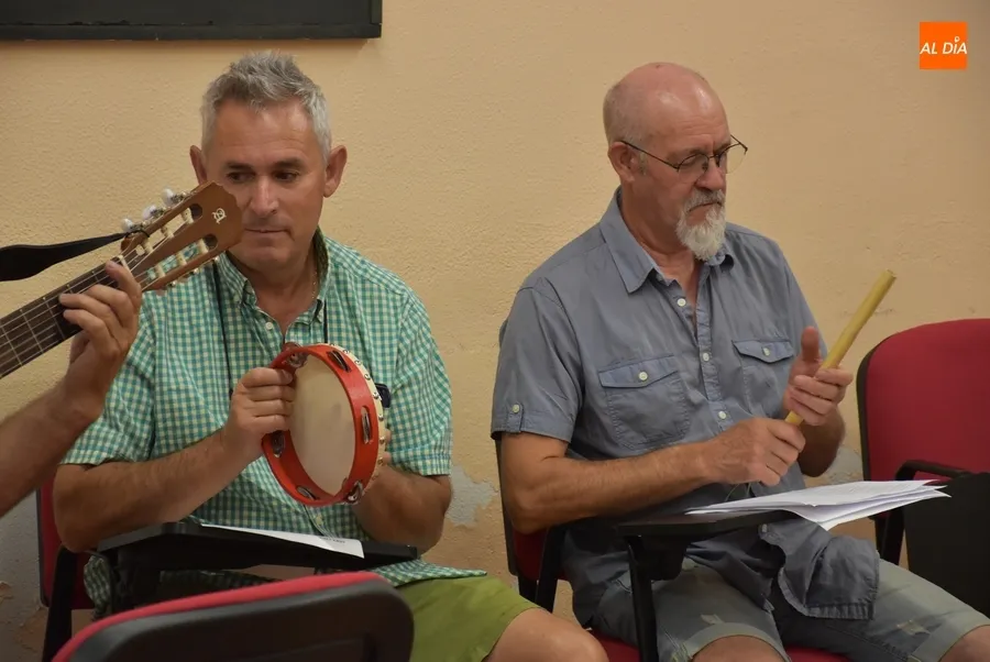 Foto 6 - La m&uacute;sica folk protagoniza el primer taller impartido por Ra&uacute;l D&iacute;az de Dios