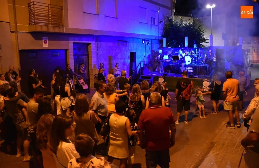 Foto 5 - El barrio de Santa Ana vibra con Back to the Covers