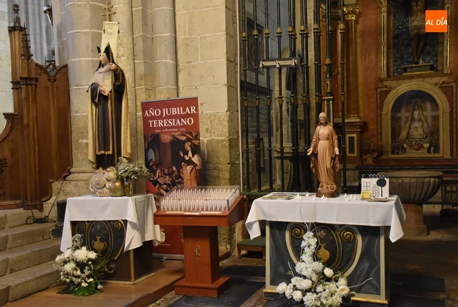 Foto 6 - La Reina de Radio Mar&iacute;a visita la Catedral de Santa Mar&iacute;a