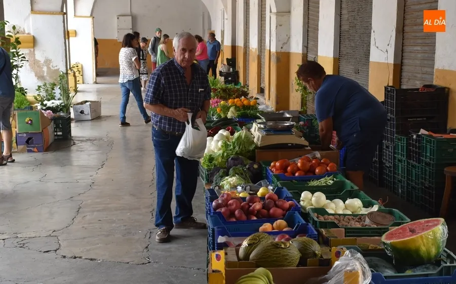 Foto 2 - El adelanto por la jornada festiva abre un quinteto de at&iacute;picos Mercados de los Martes