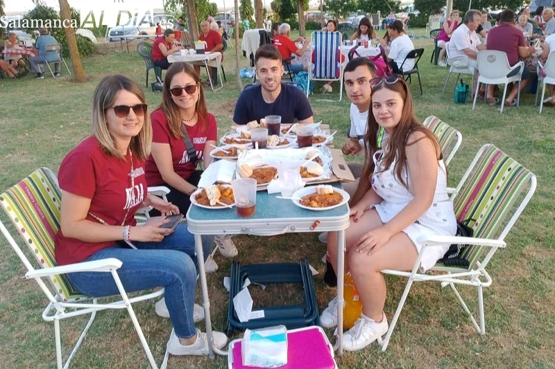 Villoruela despedía este lunes sus fiestas con una merienda popular