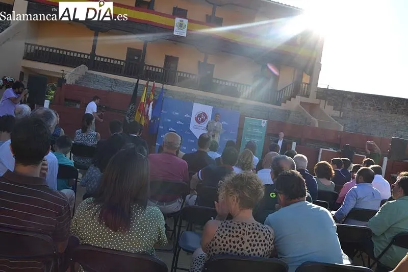 Foto 2 - &ldquo;La Ancianita&rdquo; de B&eacute;jar acoge la presentaci&oacute;n del circuito de novilladas de Castilla y Le&oacute;n
