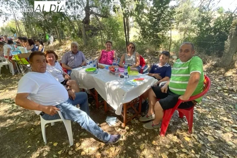 Santiago de la Puebla despide sus fiestas con una paellada