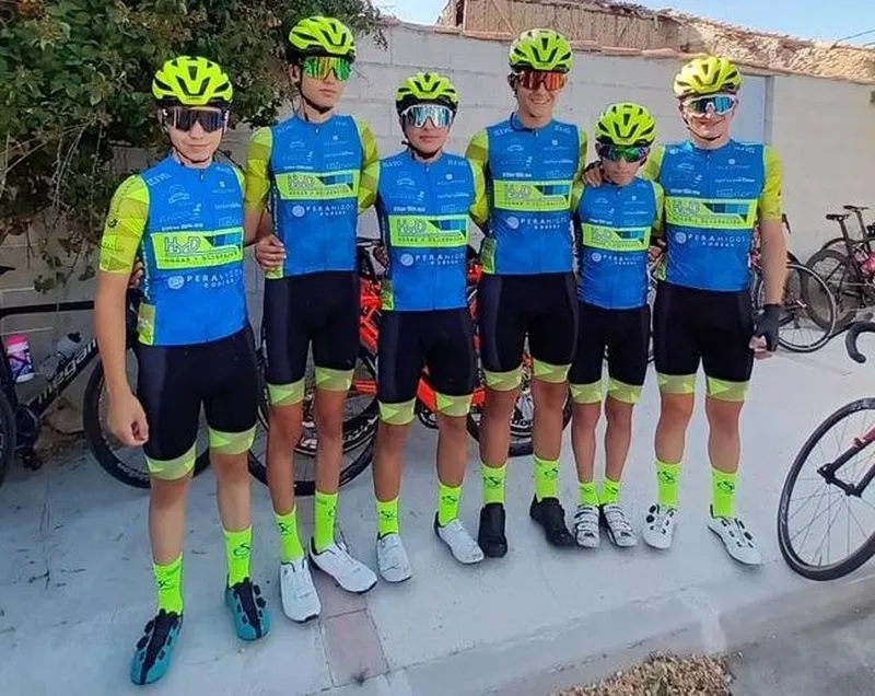 Corredores de Escuela de Ciclismo Salmantina