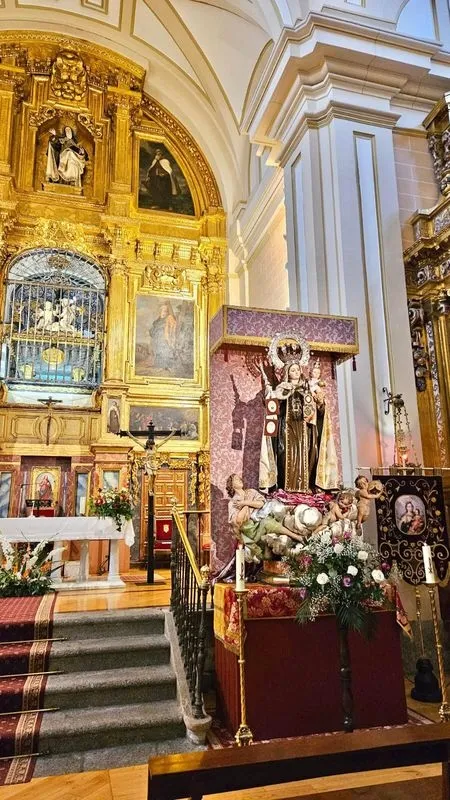 Foto 2 - La Iglesia de la Anunciaci&oacute;n acoge la escultura de la Virgen del Carmen&nbsp;