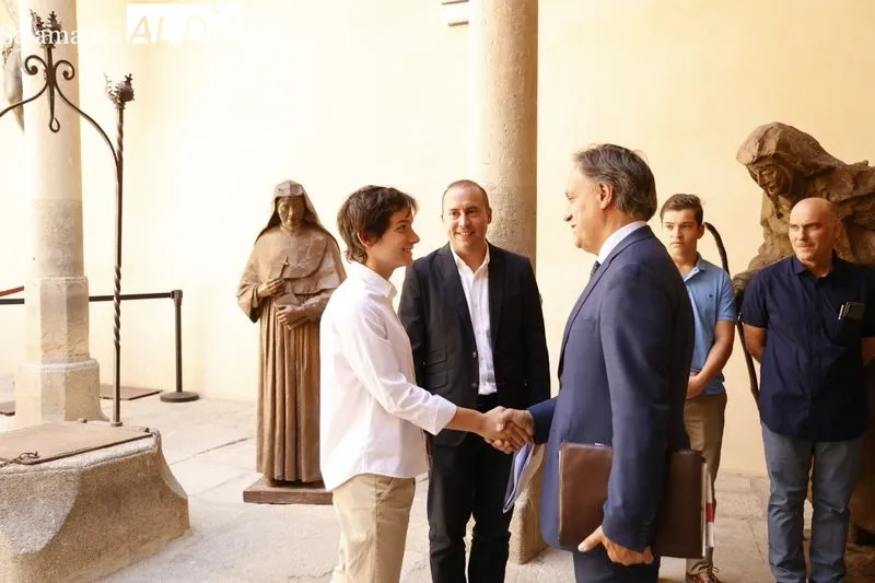 Recepción municipal en la Torre de los Anaya a Julio Nicolás Vivas, el alumno salmantino de 2º de ESO que se ha proclamado ganador de la Olimpiada Matemática Nacional Junior. Foto de David Sañudo
