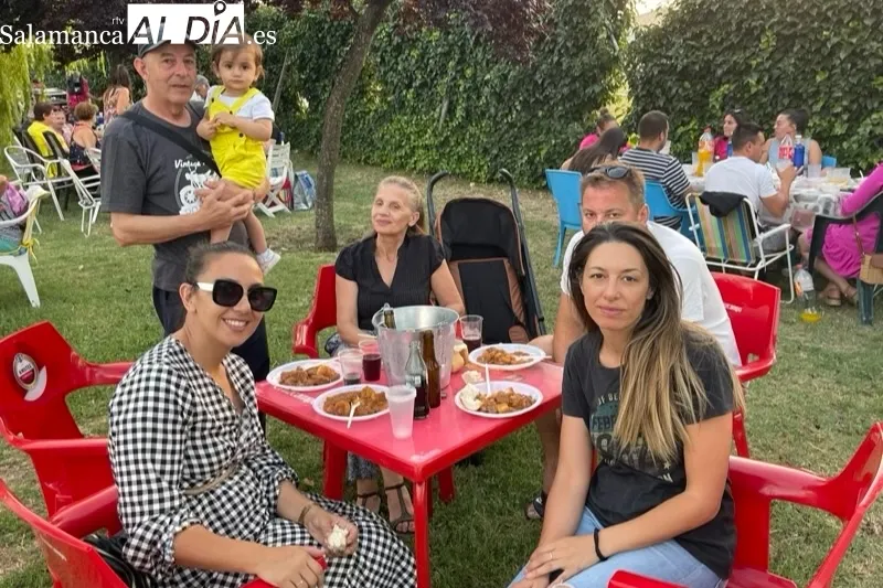 Villoruela despedía este lunes sus fiestas con una merienda popular