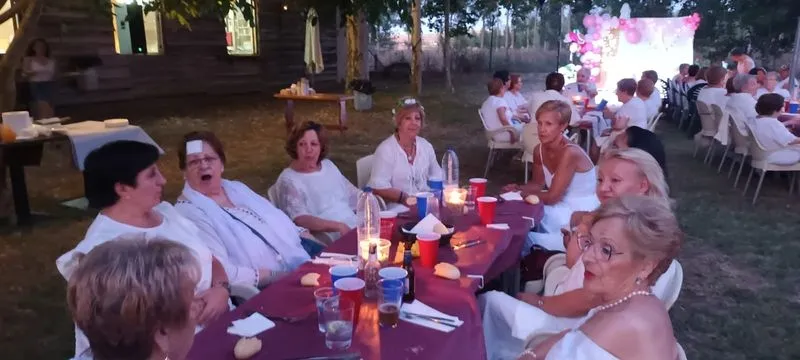 Foto 10 - La Asociaci&oacute;n de Mujeres Albenses celebra una fiesta de verano