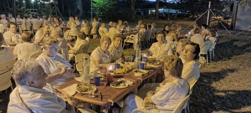 Foto 8 - La Asociaci&oacute;n de Mujeres Albenses celebra una fiesta de verano