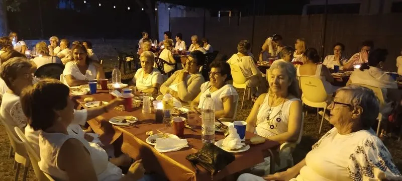 Foto 7 - La Asociaci&oacute;n de Mujeres Albenses celebra una fiesta de verano
