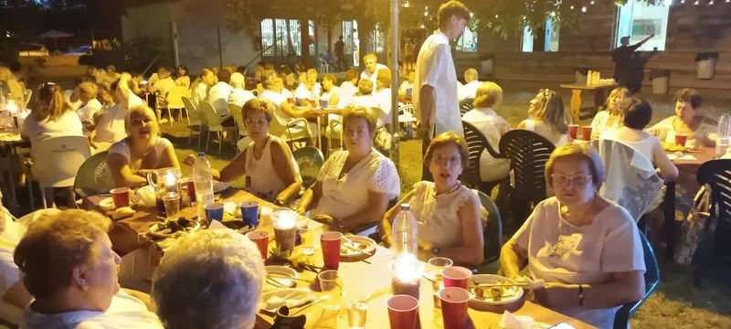 Foto 4 - La Asociaci&oacute;n de Mujeres Albenses celebra una fiesta de verano