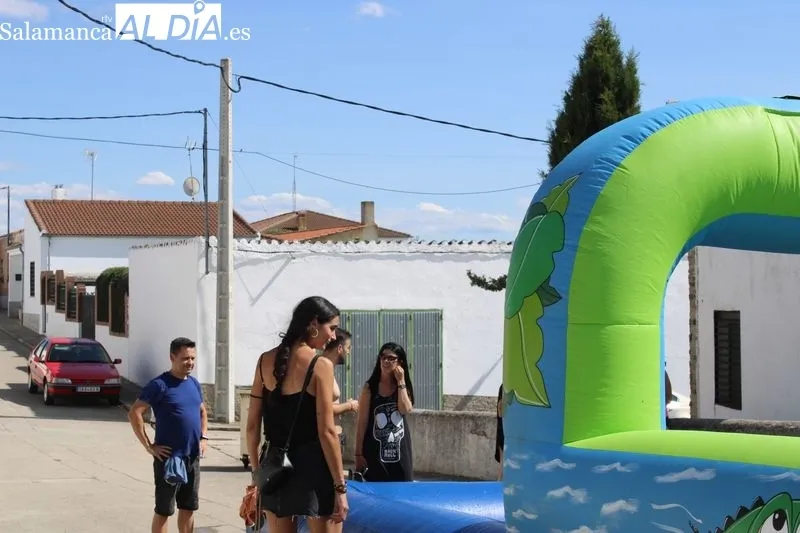 Foto 3 - Peque&ntilde;os y mayores disfrutan de las fiestas de Santa In&eacute;s&nbsp;